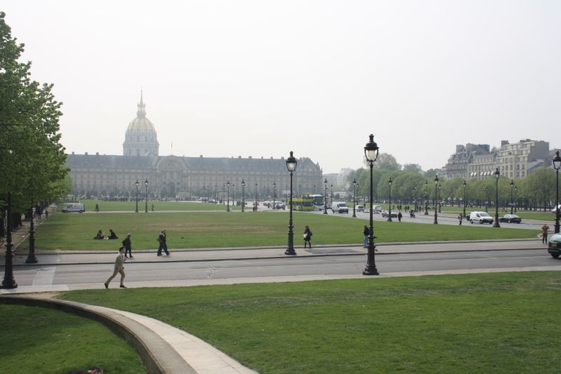 esplanade Invalides.jpg